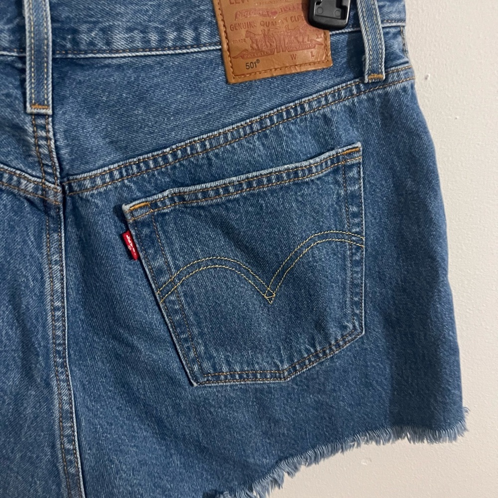 Levi’s Premium 501 High Rise Distressed Cut Off Denim Shorts, Size 31